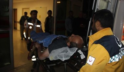 Akrabaların yol verme kavgası kanlı bitti: 3 yaralı