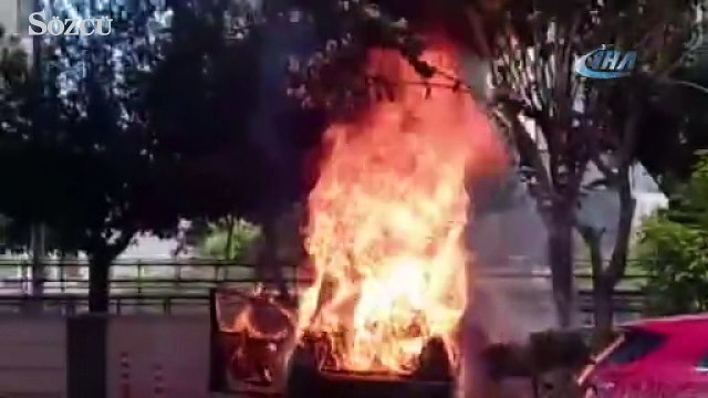 Kontağı çevirdiği sırada otomobil alev alev yandı