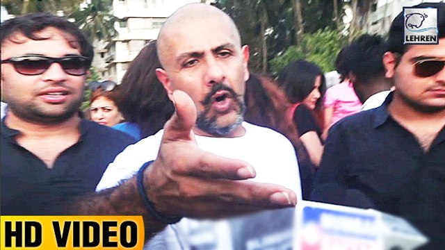 Singer Vishal Dadlani Angry When A Female Reporter Gets Mobbed In Public