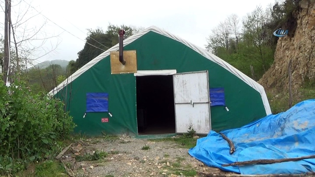 Ayda 3 ton organik solucan gübresi üretiyor