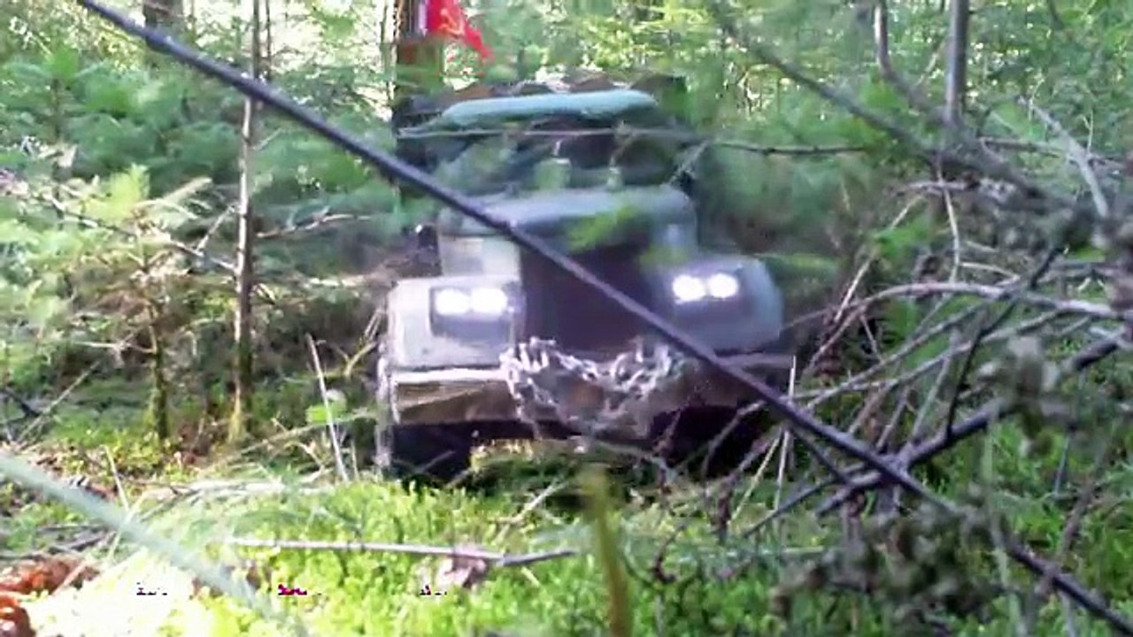 RC AXIAL SCX10 6x6 Kraz-255 logging truck @ work meeting the Moonshiner