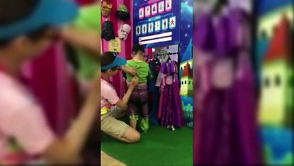 Khi mẹ và bạn không cùng hành tinh, kết quả là váy vóc thế này đây!