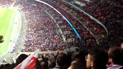 Futbolcuya uçak çarptı!