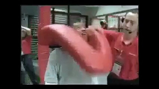 Amerikan futbolu oynamak ister misiniz?