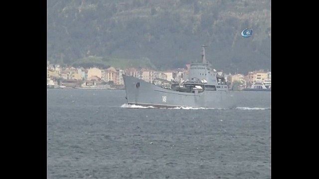 Rus Donanması’na ait savaş gemisi Çanakkale Boğazı'ndan Geçti