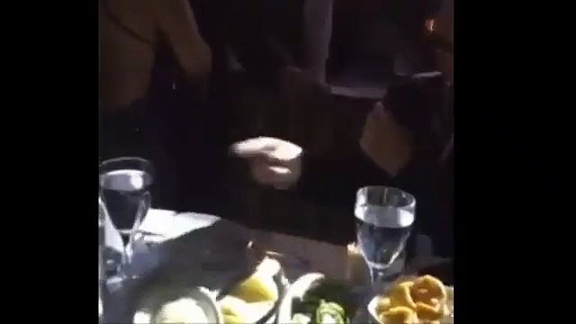 Orhan Gencebay Hülya Avşar'ın poposunu tokatladı