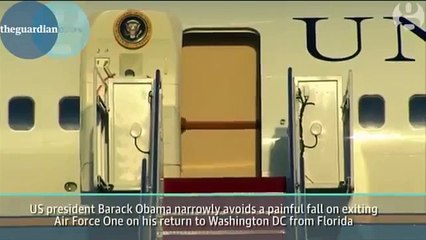 Obama düşme tehlikesi atlattı