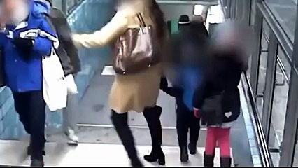 Hırsızlık yapmak isteyen sığınmacı, İsveçli kadına çocuklarının yanında tekme attı