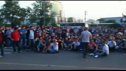 Bursa&#39;dan direnen işçilerden: Güzel günler göreceğiz çocuklar!
