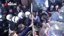 Tapeydi, gerçek oldu; polis kapıyı kırıp gazetecileri gözaltına aldı!