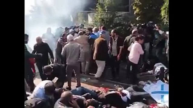 Polisin Ankara'daki katliam sonrasında yaralılara biber gazı sıktığı görüntüler ortaya çıktı