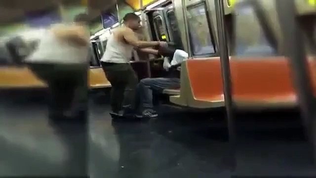 ABD metrosundaki görüntüler İnsanlık ölmemiş dedirtti