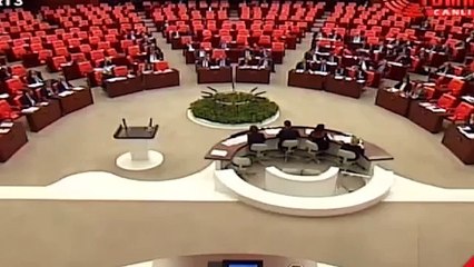 CHP&#39;li vekil 8 Mart için Meclis&#39;te şarkı söyledi