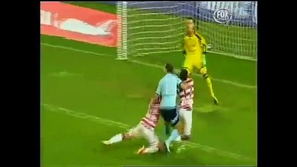 Hangi köşeye atlayacağını gösteren kaleci, penaltıyı kurtardı