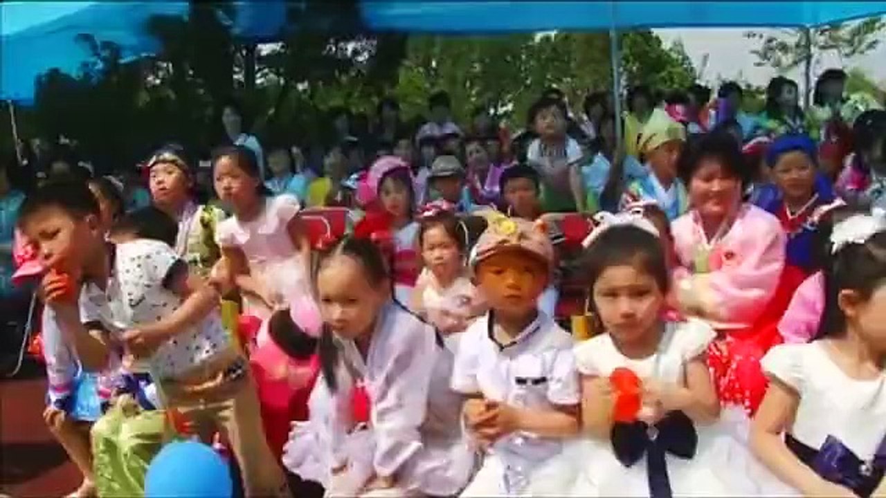 Kuzey Kore'de Uluslararası Çocuk Günü güreş ve dans yarışmalarıyla kutlandı