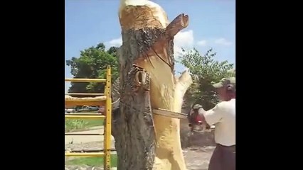 Kuruyan ağaçtan sanat eseri yarattı!