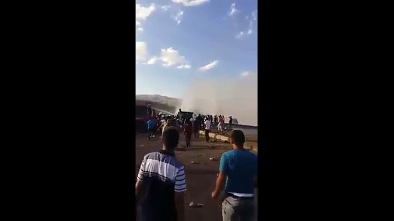 Bingöl'deki çevik kuvvet aracına saldırıdan ilk görüntüler