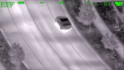 Arabayla Pokemon yakalarken polis helikopterine yakalandı!