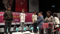 Türkiye Akıl ve Zeka Oyunları Turnuvası şampiyonları ödüllerini aldı