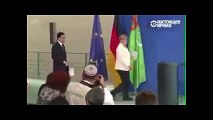 Türkmenistan lideri, Merkel'in ağzını açık bıraktı