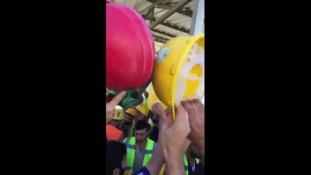 Mersin Şehir Hastanesi inşaatında maaş alamayan işçiler eylemde