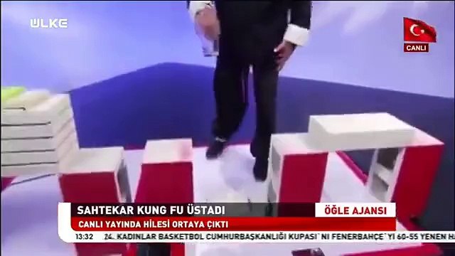 Spiker, Kun Fu üstadının hilesini canlı yayında ele verdi