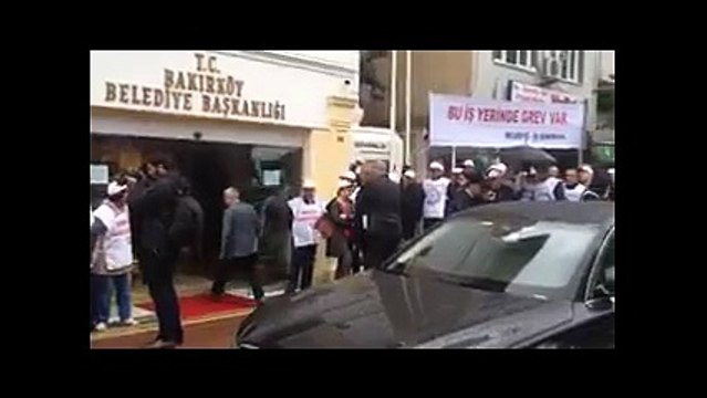 Bakırköy Belediyesi işçileri greve başladı