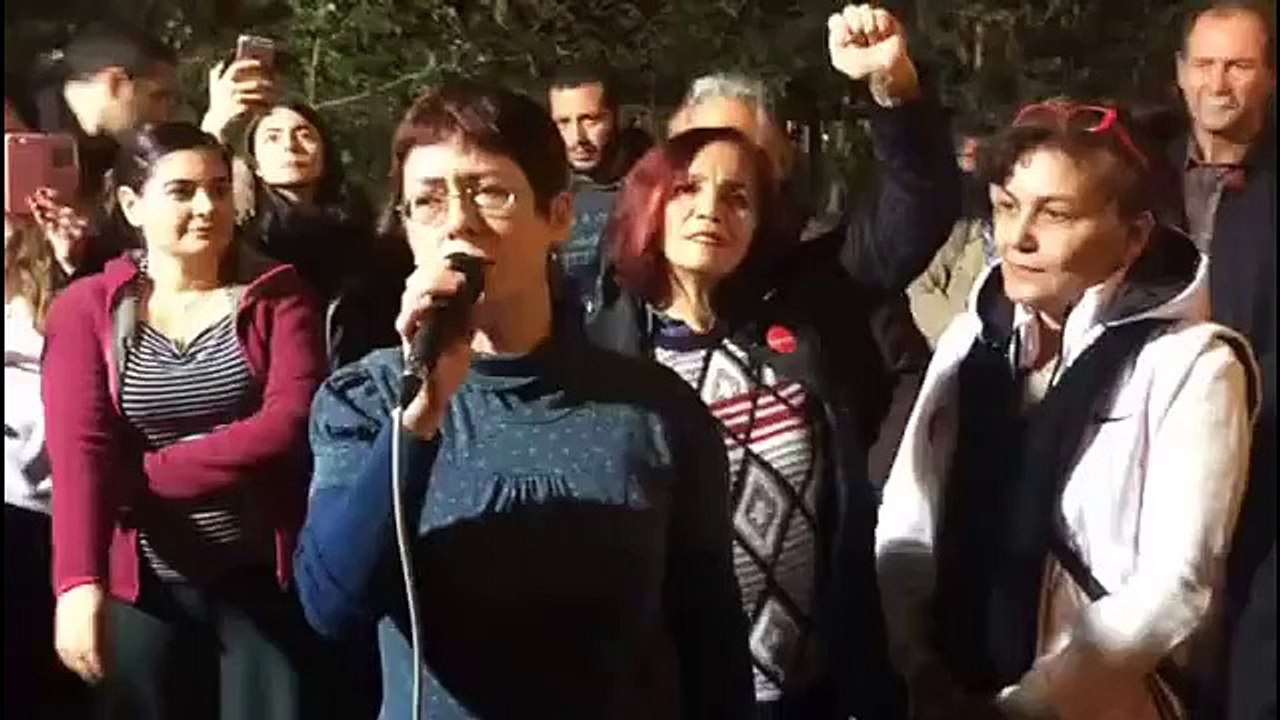 İlkay Akkaya bu kez Cumhuriyet gazetesi için sö...