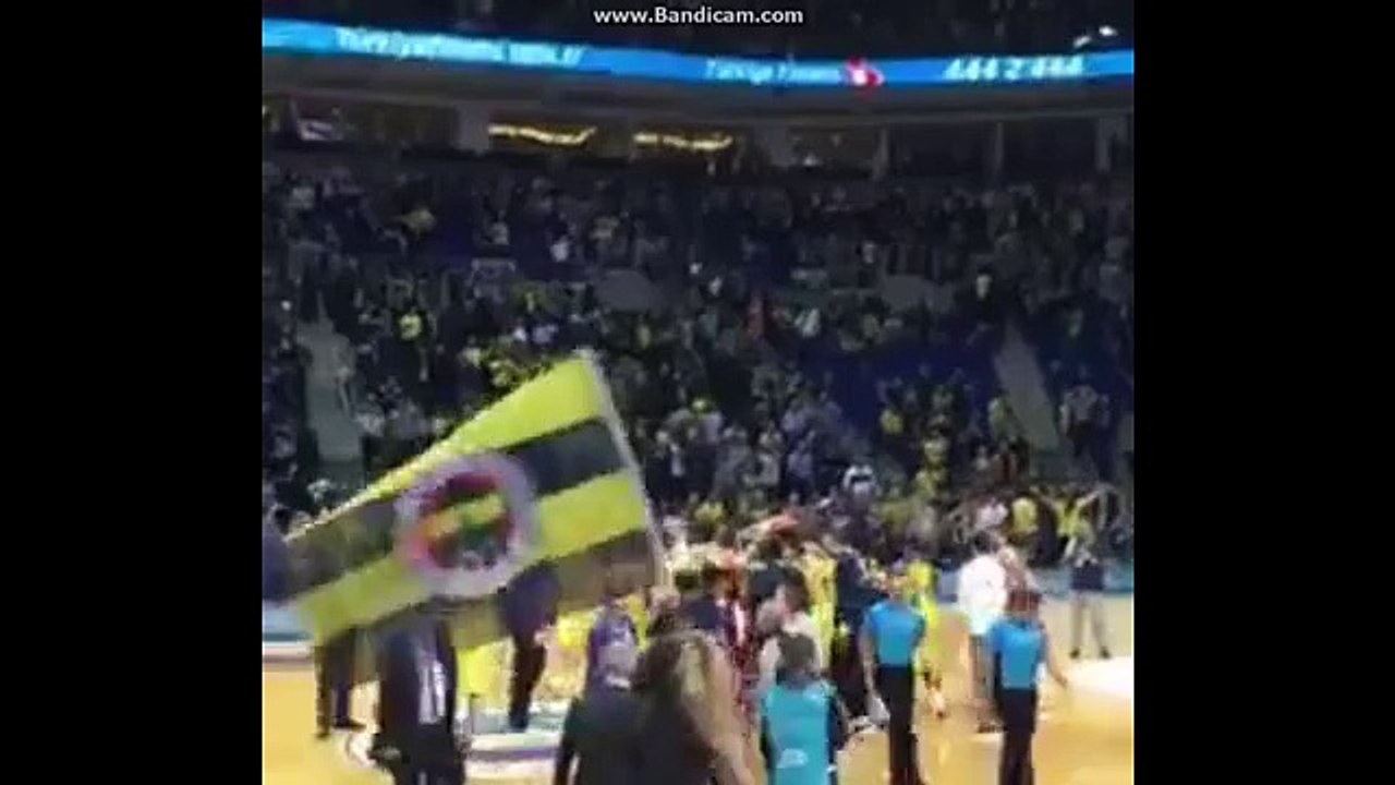 Ülker Arena'da 'Çalgıcı Karısı Binnaz' krizi