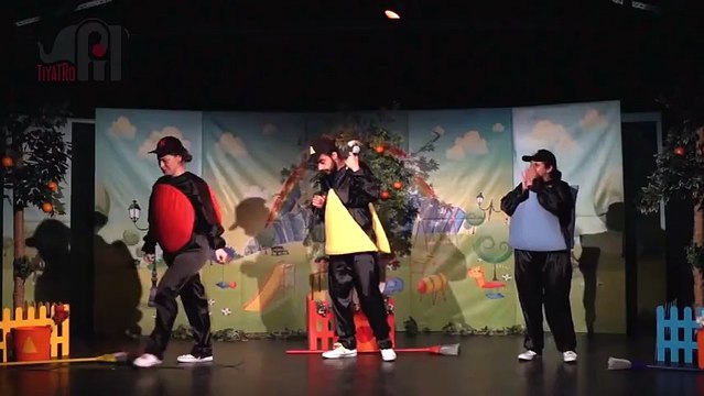 Fil kadar masum tiyatro dan; 'CLEAN CLEAN WITH GREEN' İngilizce çocuk oyunu