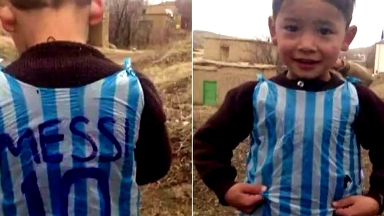 Poşet formalı Afgan çocuk Murtaza kahramanı Messi ile buluştu