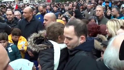 Duru: Babam neden onun içinde anne