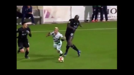 Hakeme çarptı, kırmızı kart gördü!