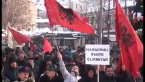 Fransa hükümeti Kosova'da protesto edildi