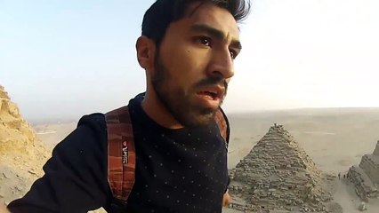 Keops Piramidi’ne tırmandığı için gözaltına alındı; çektiği fotoğrafları gözyaşlarıyla sildi!