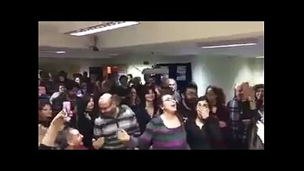 İzmir Marşı&#39;nın ardından, ihraçlara karşı Mülkiye Marşı