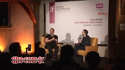 Cem Yılmaz: Gülmeyi ertelemenin de bir vakit kaybı olduğunu düşünürüm