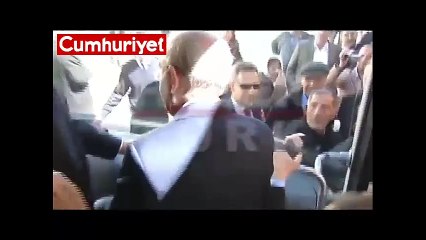 Kılıçdaroğlu, Kayseri&#39;de &#39;bozkurt&#39; işareti yaptı