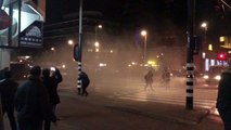 Rotterdam'da Türkiye Başkonsolosluğu önünde toplananlara polis müdahalesi