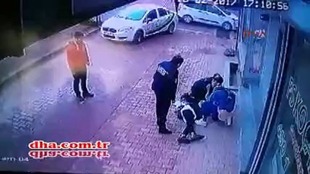 16 yaşındaki gencin polis tarafından vurulma anına ilişkin yeni görüntüler ortaya çıktı!