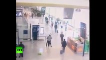 Orly Havalimanı'nda askerin rehin alındığı görüntüler ortaya çıktı