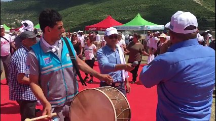 'Adalet Yürüyüşü'nde halay çektiler