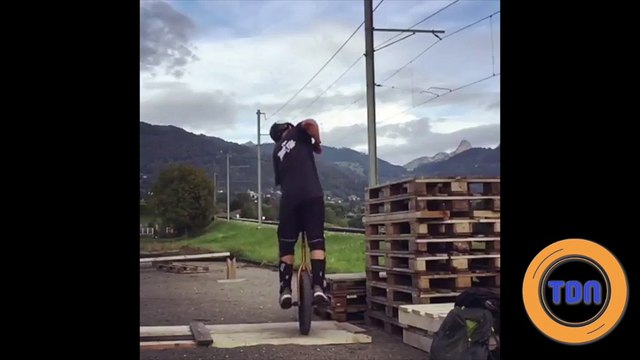 Il tente une figure en monocycle street et on peut dire qu'il gère !
