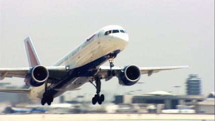 How Airline Pilots Actually 'Make Up' Time in the Air