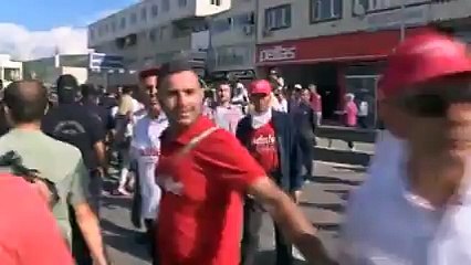 &#39;Adalet Yürüyüşü&#39; yeni  katılımlarla devam ediyor; D-100&#39;ün İstanbul istikameti kapatıldı