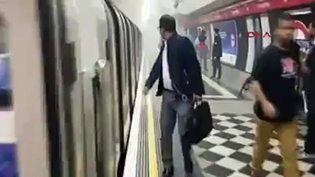 Londra’da metro istasyonu boşaltıldı!