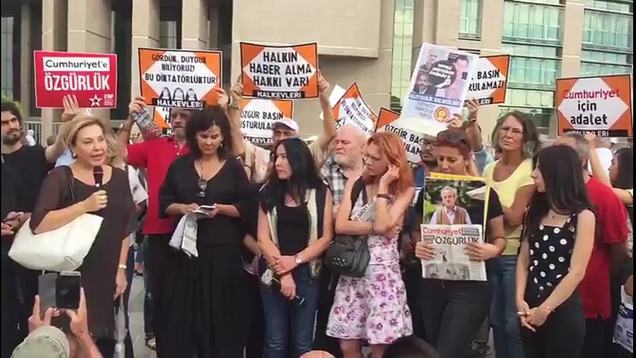 “Basın özgürlüğünün önündeki bütün engelleri kaldırmak için var gücümüzle çalışmaktayız”