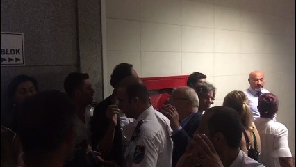 Cumhuriyet davası Çağlayan&#39;da: Güvenlik görevlileri duruşma için ayrılan 150 kişilik salonun dolduğunu ifade etti