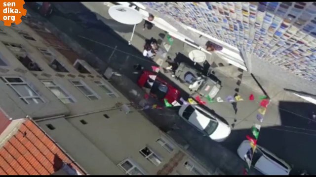 Okmeydan'ında bir zırhlı polis aracının Suriyeli bir çocuğu ezdiği iddia edildi
