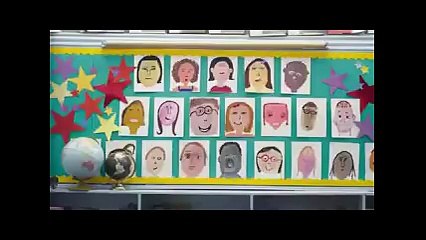 Veli toplantısına gelen anne-babalara, çocuklarını öğretmenleri değil, arkadaşları anlattı